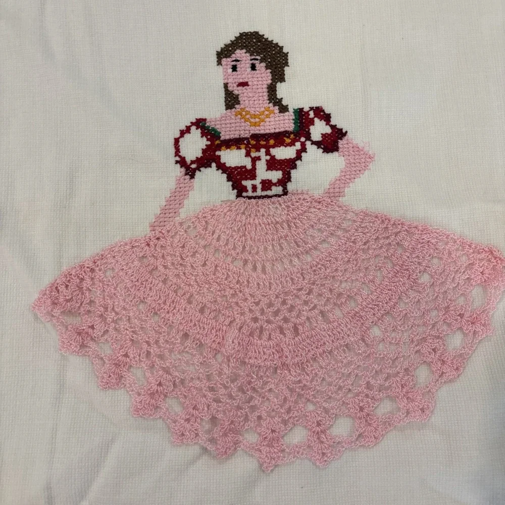 Vintage Pillowcases Set Pink Crochet Lace Crosstitch Lady 2pc